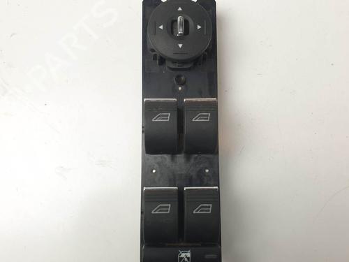 Used Left front window switch Left front window switch FORD FOCUS III 1.0 EcoBoost (125 hp) 25590723 25590723