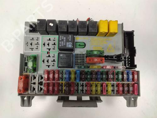 Fuse box OPEL ZAFIRA A MPV (T98) 1.8 16V (F75) | BP10678079E1 