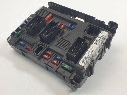 Used Fuse box Fuse box 37700007 37700007