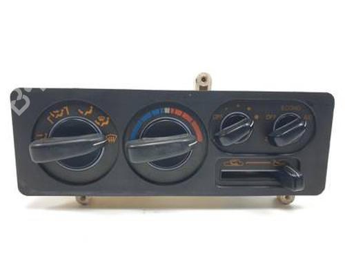 Comando chauffage MITSUBISHI PAJERO II (V3_W, V2_W, V4_W, V5_W) 2.5 TD 4WD (V24W) (99 hp) 30475849