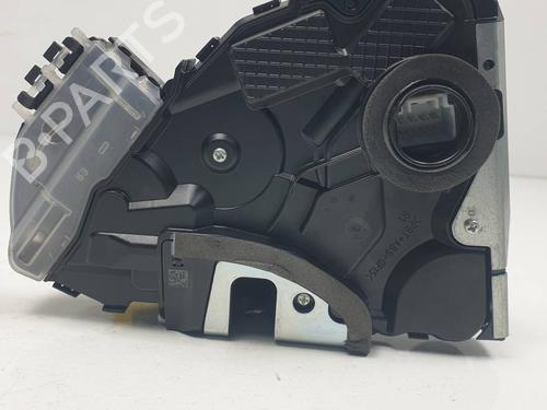 front-right-lock-lexus-rx-_l2_-2015-34517260 main image