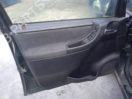 Fuse box OPEL ZAFIRA A MPV (T98) 1.8 16V (F75) | BP10678079E1 