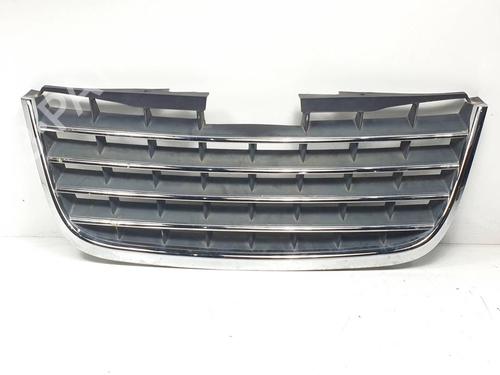 grille-chrysler-grand-voyager-v-rt-2007-39745716 main image