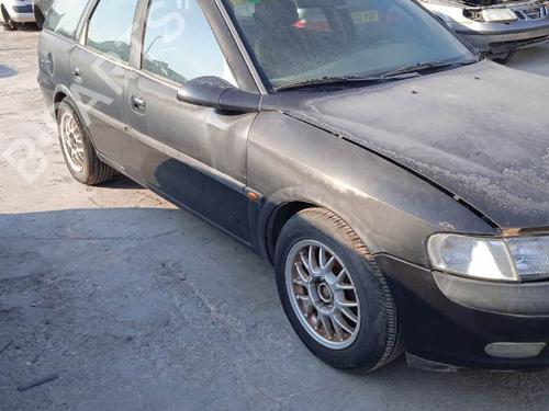 Injection rail OPEL VECTRA B Estate (J96) 1.6 i 16V (F35) | BP8399614M98 