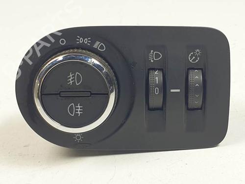 Used Headlight switch OPEL ZAFIRA TOURER C (P12) 2.0 CDTi (75) (130 hp) 28448091