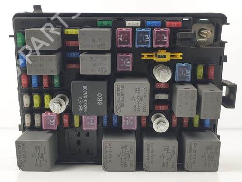 Used Fuse box KIA CARENS III MPV (UN) 2.0 CRDi 140 (140 hp) 21185197