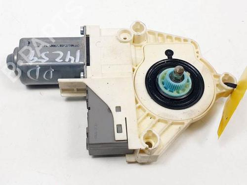 Used Right front window motor LAND ROVER RANGE ROVER SPORT I (L320) 2.7 D 4x4 (190 hp) 17715633