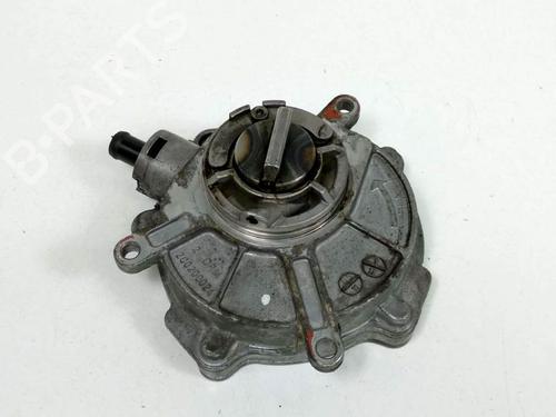 Used Vacuum pump Vacuum pump MERCEDES-BENZ GLA-CLASS (X156) GLA 220 d 4-matic (156.905) (177 hp) 7351037 7351037