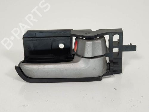 Used Front right interior door handle Front right interior door handle SUZUKI SWIFT III (MZ, EZ) 1.3 DDiS (RS413D) (75 hp) 6892032 6892032