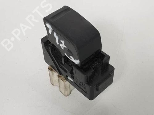 Used Right front window switch Right front window switch SUBARU FORESTER (SG_) 2.0 AWD (SG5) (125 hp) 7001088 7001088
