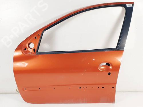 Used Left front door PEUGEOT 206 Hatchback (2A/C) 1.4 i (75 hp) 29820498
