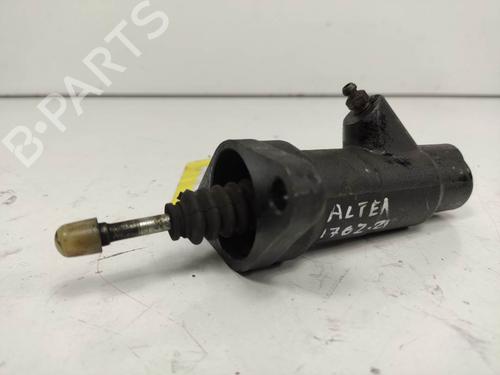 Used Clutch slave cylinder Clutch slave cylinder SEAT ALTEA (5P1) 1.9 TDI (105 hp) 13954756 13954756
