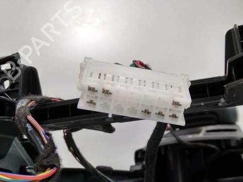 Armrest / Center console MERCEDES-BENZ GLA-CLASS (X156) GLA 220 d 4-matic (156.905) | BP7464861I20 