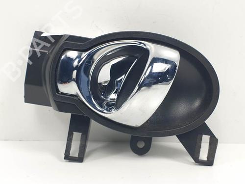 Venstre bagtil invendig håndtag Venstre bagtil invendig håndtag NISSAN JUKE (F15) 1.6 (117 hp) 24585821 24585821