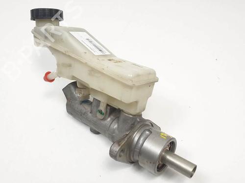 Used Brake master cylinder Brake master cylinder TOYOTA COROLLA Verso (ZER_, ZZE12_, R1_) 2.0 D-4D (CUR10_, CUR10R) (116 hp) 25137715 25137715