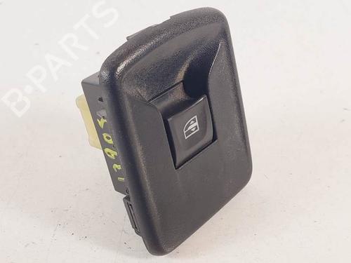 Used Right front window switch Right front window switch DACIA DOKKER Box Body/MPV 1.5 dCi (FEAJ) (90 hp) 17439184 17439184