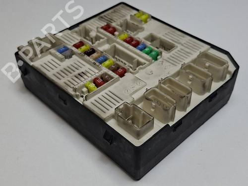 fuse-box-renault-megane-iii-hatchback-bz01_-b3_-2008-39398670 main image