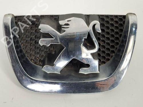 Used Grille PEUGEOT 5008 (0U_, 0E_) 1.6 HDi (114 hp) 7003076
