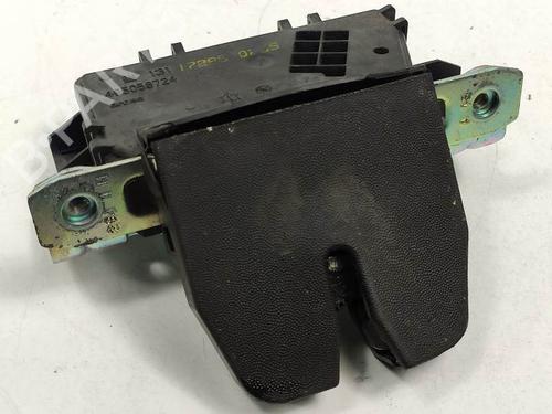 Used Tailgate lock NISSAN ALMERA TINO (V10) 2.2 dCi (112 hp) 9422252