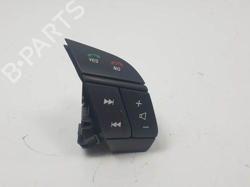 Used Steering wheel controls VOLVO S60 I (384) 2.4 (140 hp) 26171191