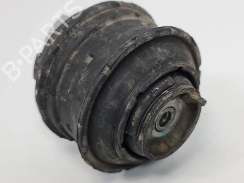 Used Engine mount Engine mount MERCEDES-BENZ C-CLASS T-Model (S203) C 220 CDI (203.208) (150 hp) 10238946 10238946