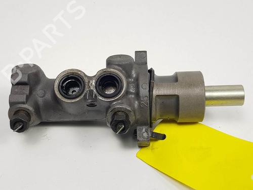 Used Brake master cylinder Brake master cylinder FORD TRANSIT Van (FA_ _) 2.4 DI (FAA_, FAB_, FAC_, FAD_) (90 hp) 11491823 11491823