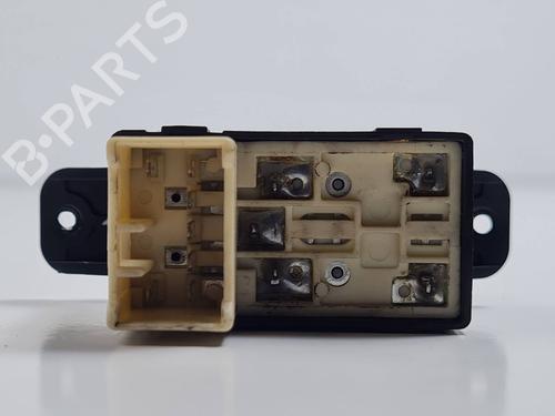 Right rear window switch HYUNDAI SANTA FÉ I (SM) 2.0 CRDi 4x4 | BP37871683I28 - Image 2