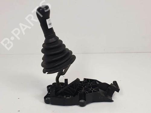 Used Gear lever FORD FIESTA V (JH_, JD_) 1.4 TDCi (68 hp) 7406408