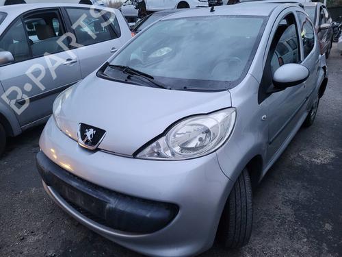 Brugte PEUGEOT 107 (PM_, PN_)  1.0  4640055