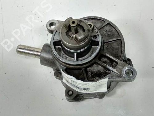 Used Vacuum pump MERCEDES-BENZ VITO / MIXTO Van (W639) [2003-2025]  8175391