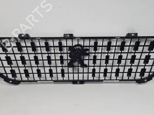 Grille PEUGEOT 2008 I (CU_) 1.2 PureTech 82 | BP29417093C40 