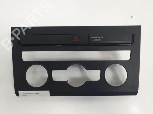 Used Warning switch Warning switch SEAT LEON (5F1) 1.6 TDI (90 hp) 6892758 6892758