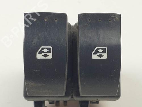 Used Left front window switch Left front window switch RENAULT MEGANE II Estate (KM0/1_) 1.5 dCi (KM16, KM1E) (106 hp) 28060484 28060484