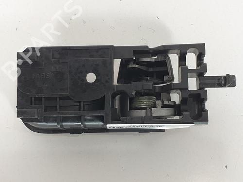 Venstre foran invendig håndtak SUZUKI SWIFT III (MZ, EZ) 1.3 DDiS (RS413D) | BP6892033I13 
