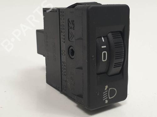 Used Headlight switch Headlight switch CITROËN C4 Picasso II 1.6 HDi / BlueHDi 115 (115 hp) 6846423 6846423