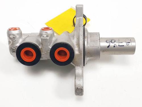 Used Brake master cylinder FIAT 500 (312_) 1.0 Mild Hybrid (312.AYD1B) (69 hp) 16729679