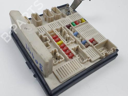 fuse-box-renault-megane-ii-bm01_-cm01_-2001-2002-2003-2004-2005-2006-2007-2008-2009-2010-2011-2012-28498819 main image