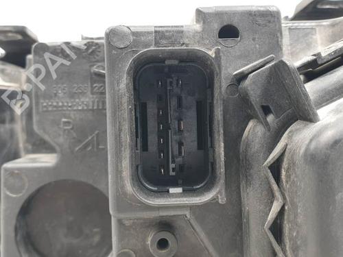Right headlight BMW X3 (E83) 2.0 d | BP27667957C29 