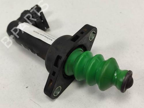 Used Clutch slave cylinder VW POLO (9N_, 9A_) 1.4 TDI (75 hp) 13955353