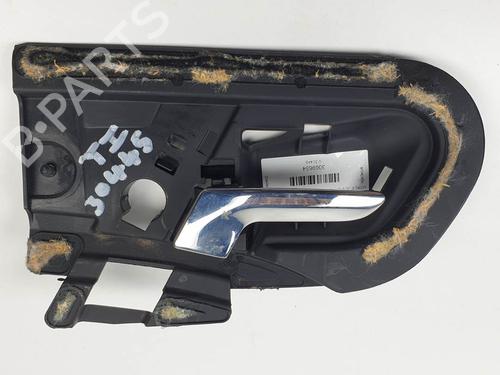 Used Rear left interior door handle Rear left interior door handle MERCEDES-BENZ C-CLASS (W202) C 250 Turbo-D (202.128) (150 hp) 27096846 27096846