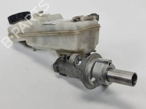Used Brake master cylinder Brake master cylinder TOYOTA AURIS (_E18_) 1.4 D-4D (NDE180_, NDE180R) (90 hp) 6854375 6854375