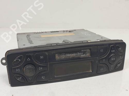 Used Radio MERCEDES-BENZ CLK Convertible (A209) CLK 240 (209.461) (170 hp) 10322723