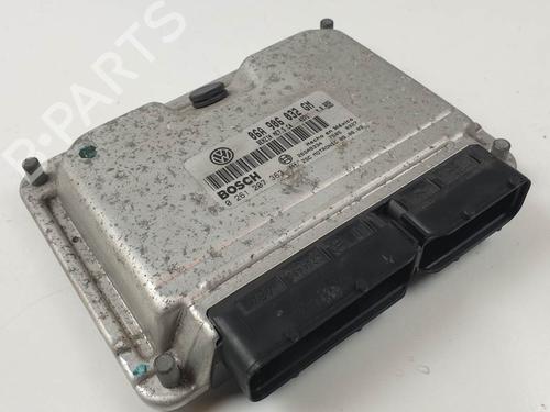 Used Engine control unit (ECU) Engine control unit (ECU) VW NEW BEETLE Convertible (1Y7) 2.0 (115 hp) 26030250 26030250