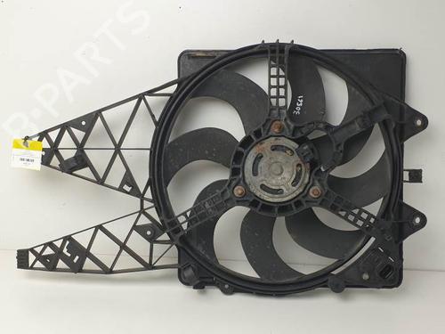 Used Radiator fan FIAT GRANDE PUNTO (199_) 1.3 D Multijet (199.AXD11, 199.AXD1A, 199.AXD1B,... (90 hp) 26030172