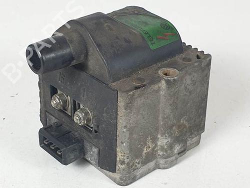 Used Ignition coil VW GOLF III (1H1) 1.6 (75 hp) 15218587