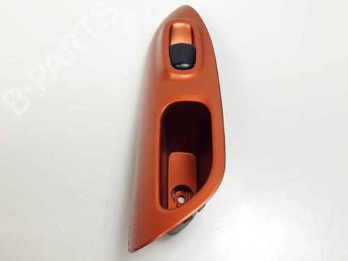 Used Right front window switch NISSAN JUKE (F15) 1.2 DIG-T (115 hp) 27885158