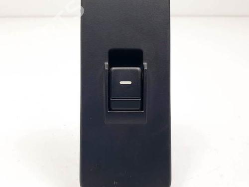 Used Right rear window switch Right rear window switch LAND ROVER DISCOVERY III (L319) 2.7 TD 4x4 (190 hp) 17330196 17330196