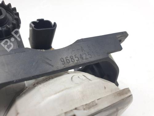 Right front fog light PEUGEOT 206+ (2L_, 2M_) 1.4 HDi eco 70 | BP29581796C31