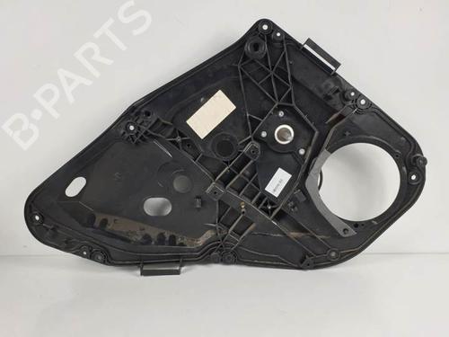 Rudehejsemekanisme venstre bagtil FORD FIESTA VI (CB1, CCN) 1.4 TDCi (70 hp) 15399264