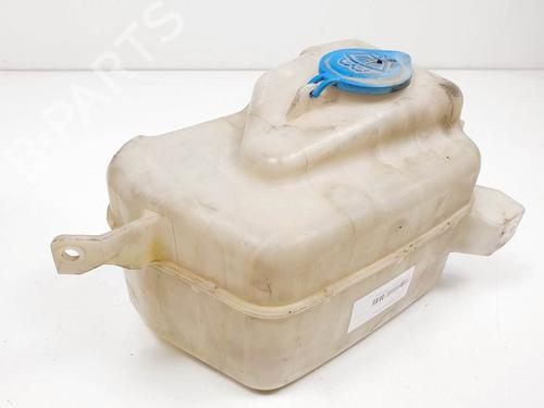 Used Windscreen washer tank Windscreen washer tank SUZUKI GRAND VITARA I (FT, HT) 2.5 V6 24V 4x4 (TD62, SQ625) (144 hp) 16425848 16425848